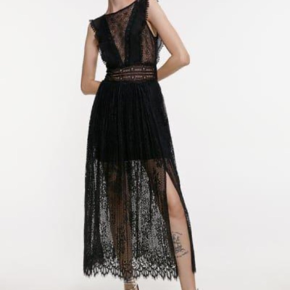 Beautiful NWOT ZARA Lace dress (limited Edition)